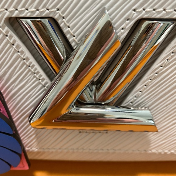 Louis Vuitton Twist MM - M56132 - Picture 3 of 13